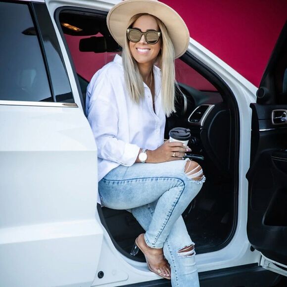 Beau Hudson // BLUE DISTRESSED DENIM JEG JEANS // Size 10 US // EUC - Picture 2 of 12